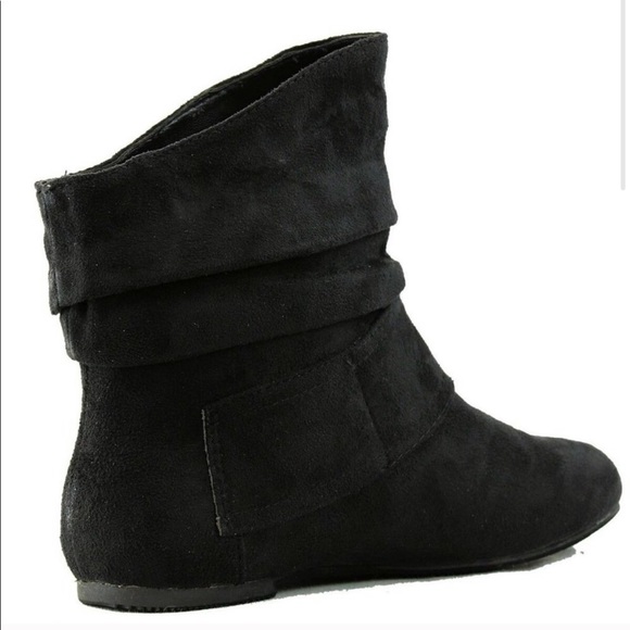 Top Moda Lrge Buckle Slouch Flat Heel Ankle Bootie - Picture 2 of 4